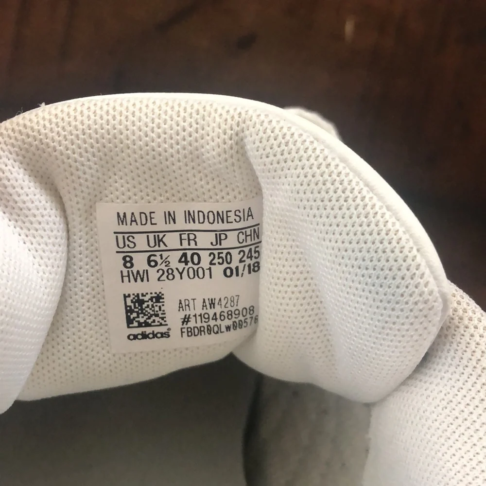 Adidas Tennis Shoes 😊 - Picture 5 of 10